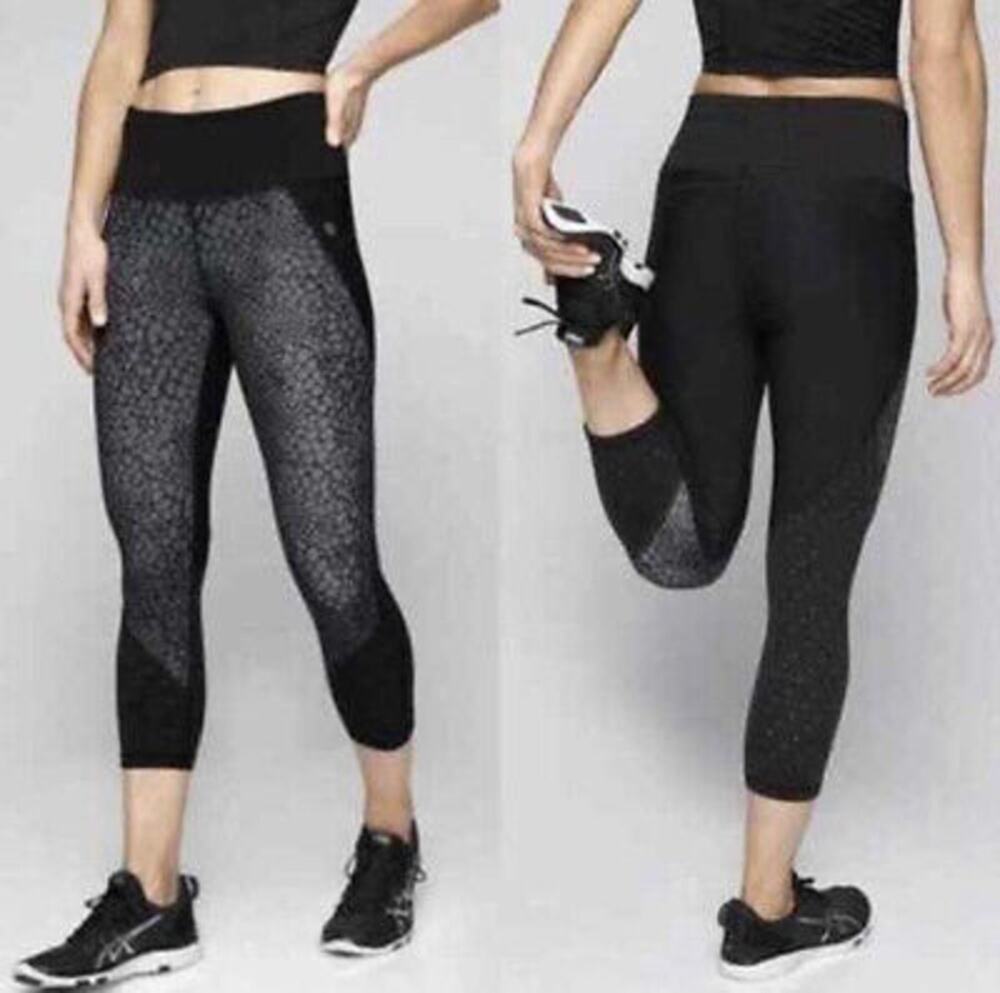 Athleta Crocodile Stealth TruCool High Rise Black Capri Leggings | Women's Small